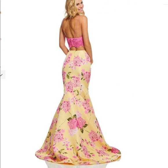 NWT Sherri hill size 0 formal - Picture 2 of 3